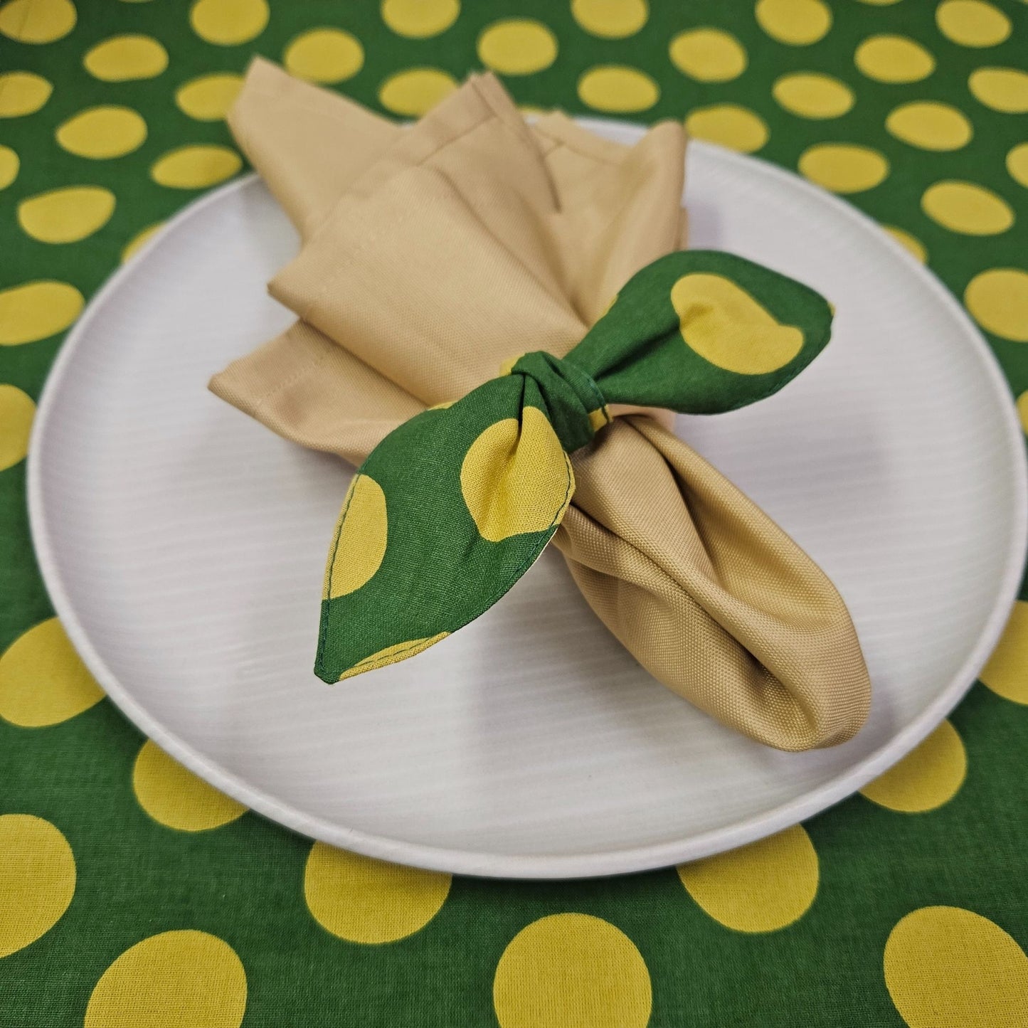 Maison Charlo | Table Runner & Ties Napkin Rings Kits Green & Gold Dot Polka for Christmas, Easter, Valentine's, Mother's Day