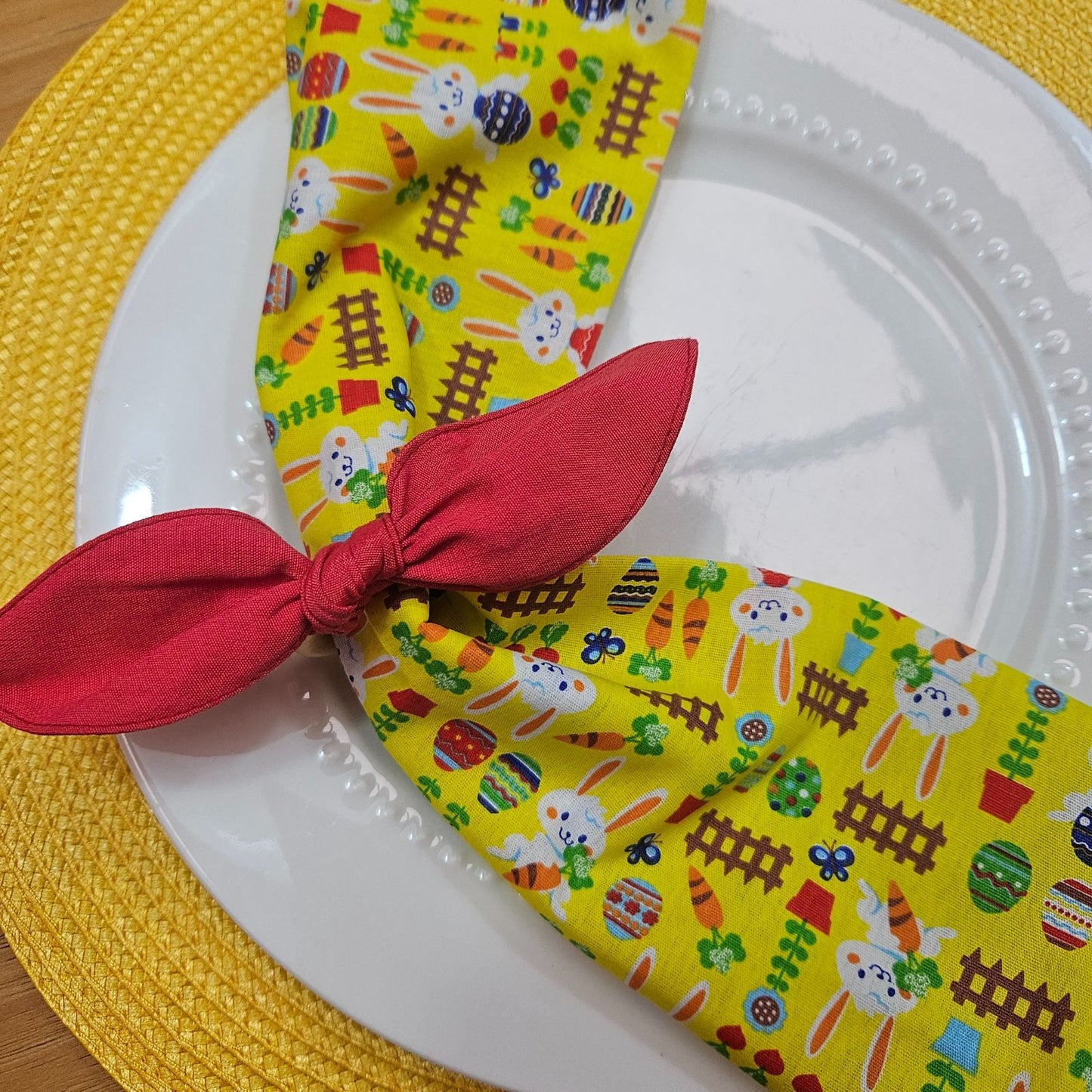 Charlo's Easter Yellow Cotton Cloth Napkins Easter Bunny Delight Joyful 15 x15