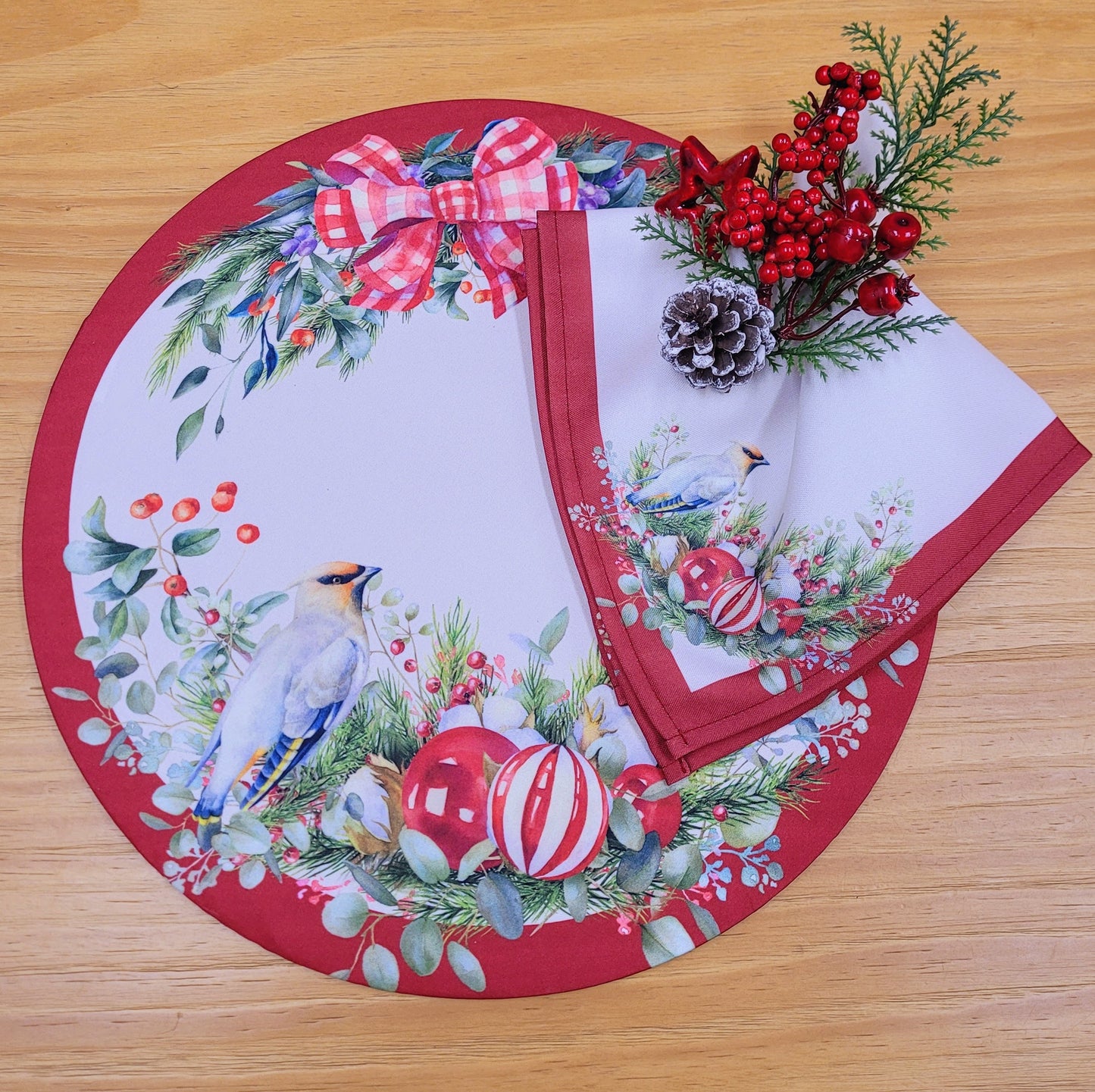 Maison Charlo Set of 4 Round Placemats Covers Christmas Bird Cloth 14" Dia - Marsala