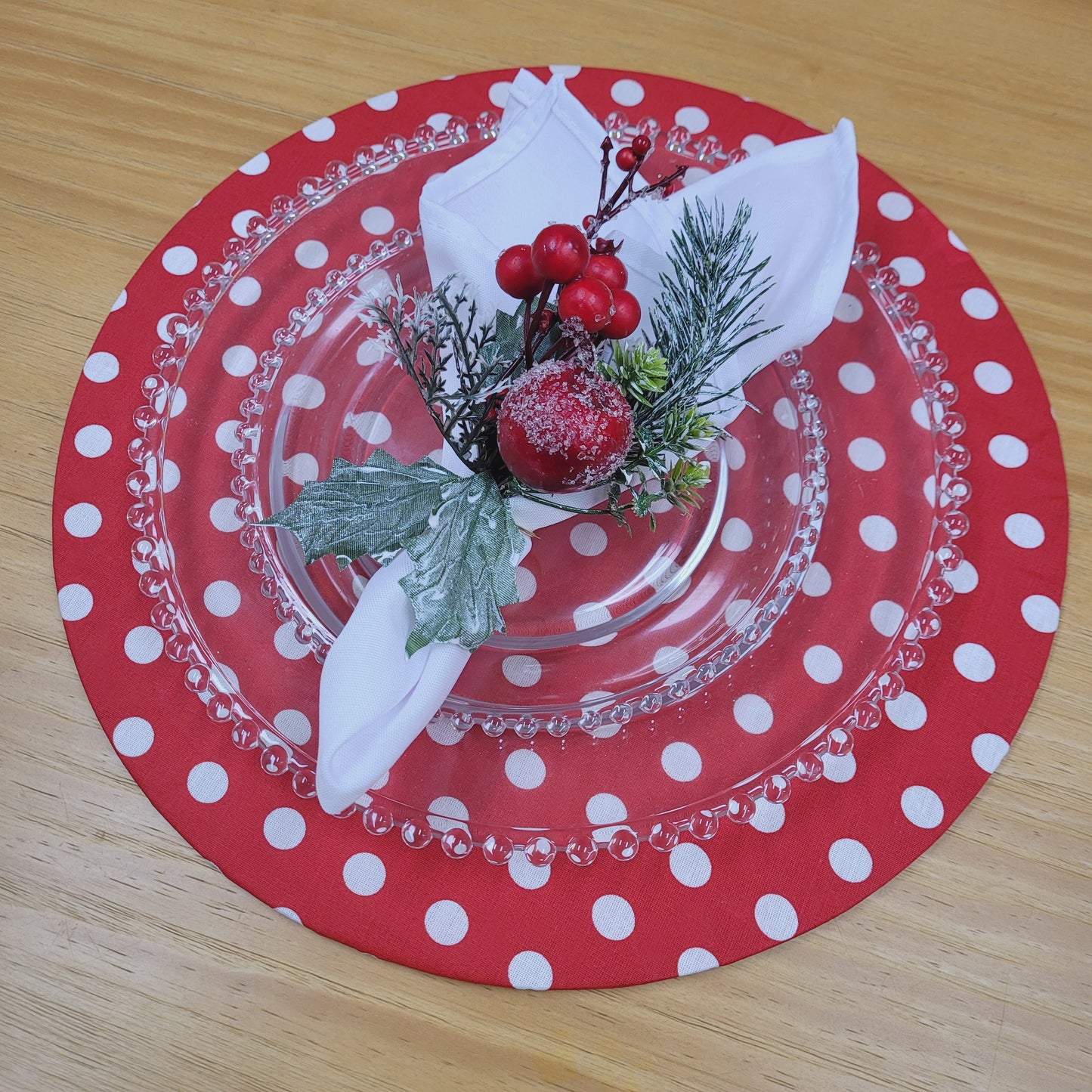 Set of 4 Round Placemats Covers 14 Dia inch Dot Polka Red White