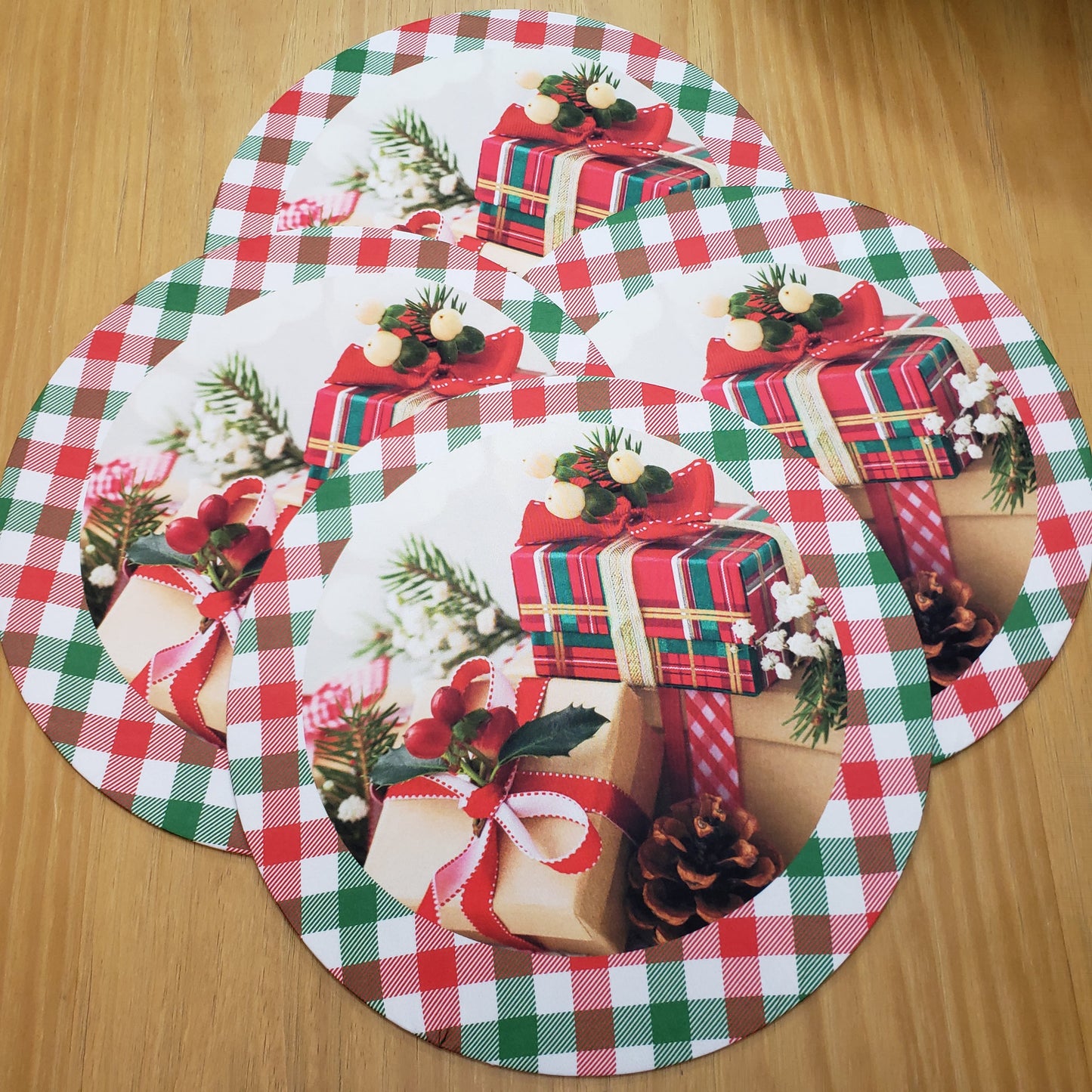 Set of 4 Round Placemats Covers Gift Box Cloth 14" Dia  | Red