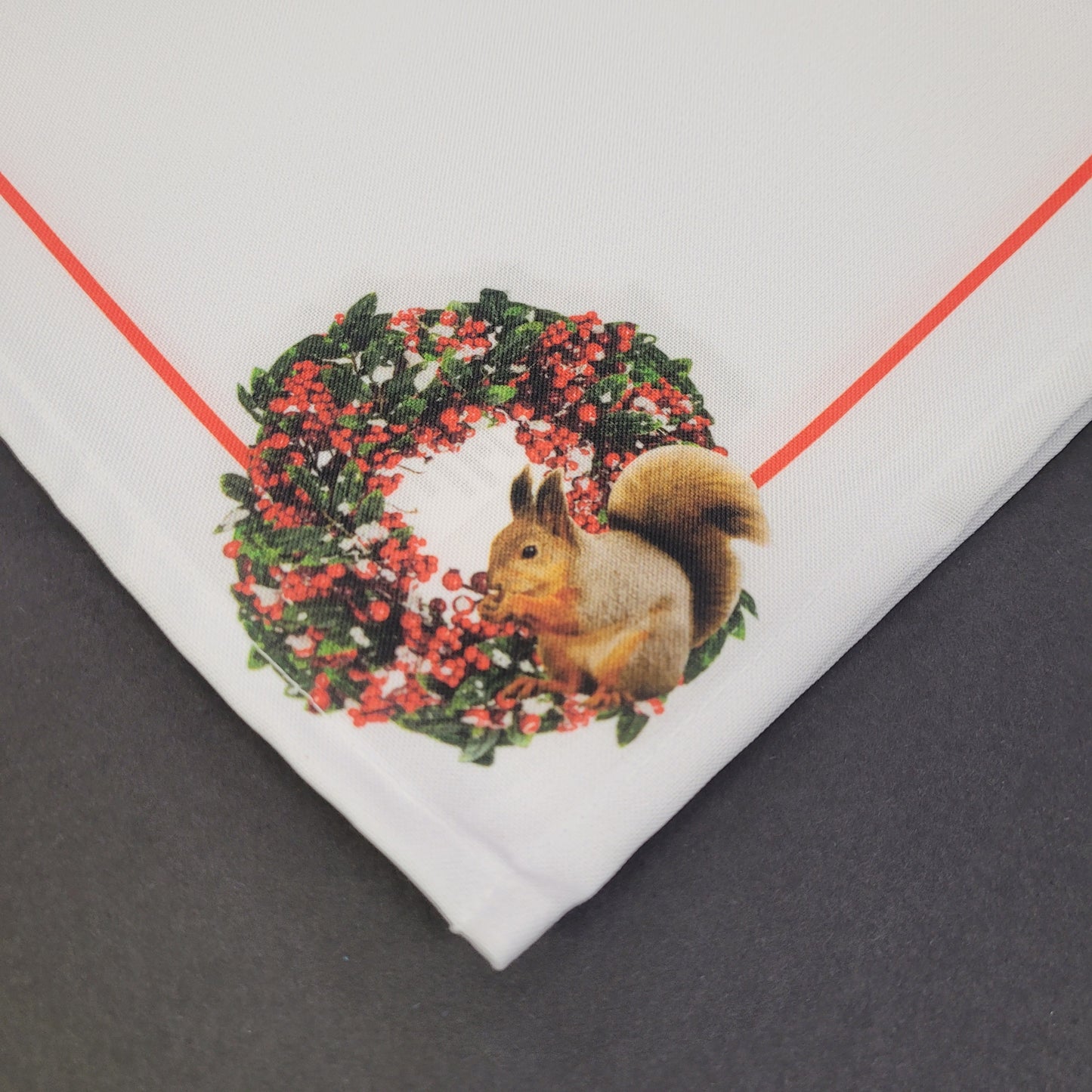 Charlo's Cloth Napkins Set of 4 Christmas Wreath with Squirrel 16" by 16" - White