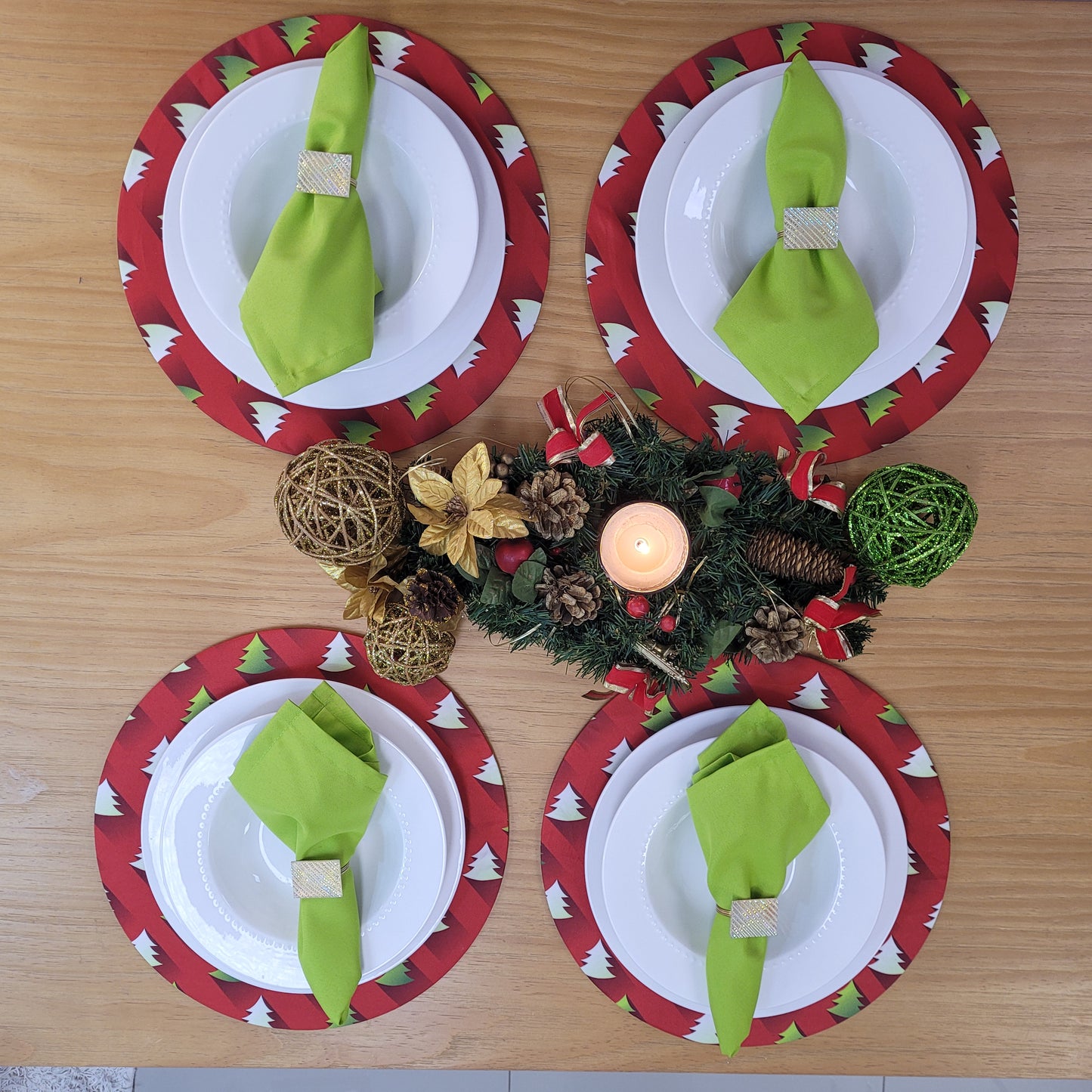 Set of 4 Round Placemats Covers Green Gradient Christmas Tree Cloth 14" Dia Synthetic