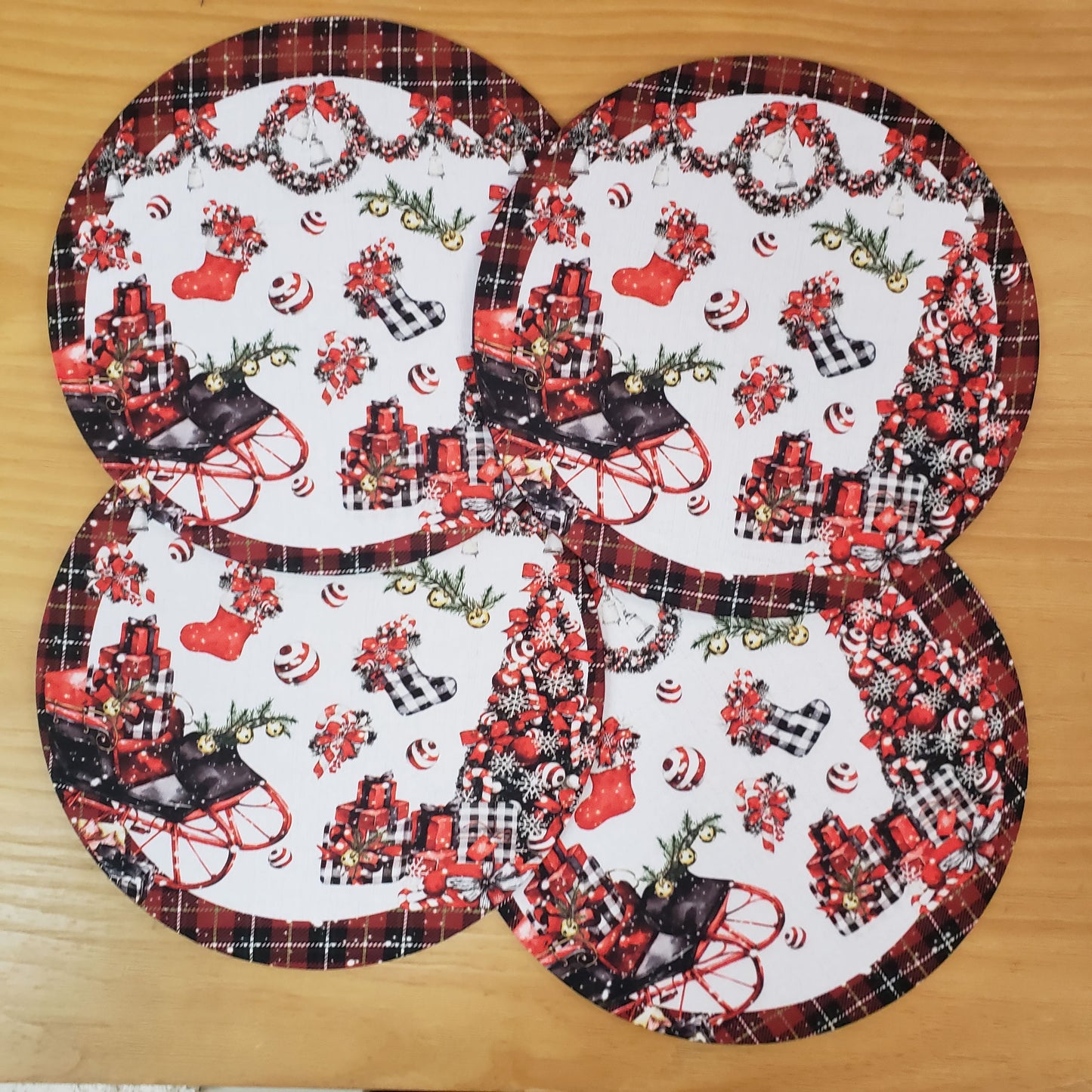 Set of 4 Round Placemats Covers  Gift Baskets Christmas Cloth 14" Dia - Red