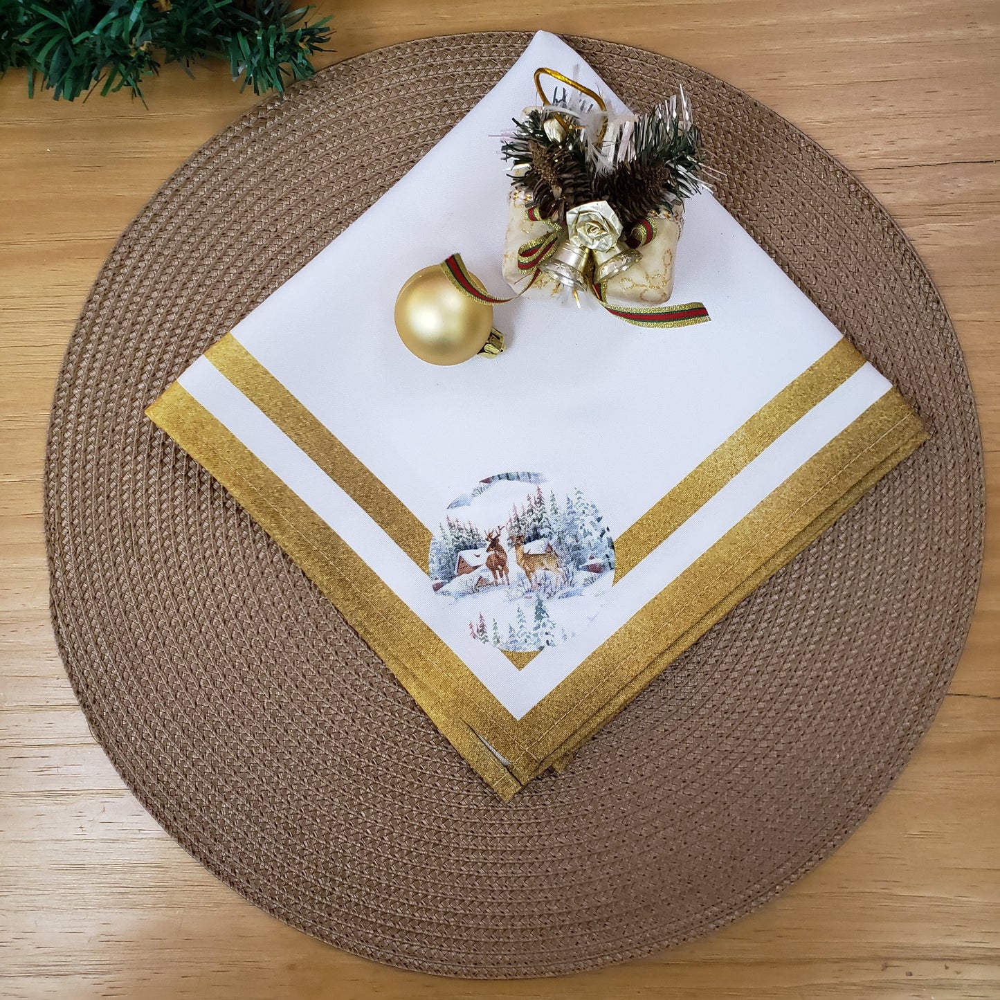 Charlo's Cloth Napkins Set of 4 Christmas Reindeer 16" by 16" -  Gold