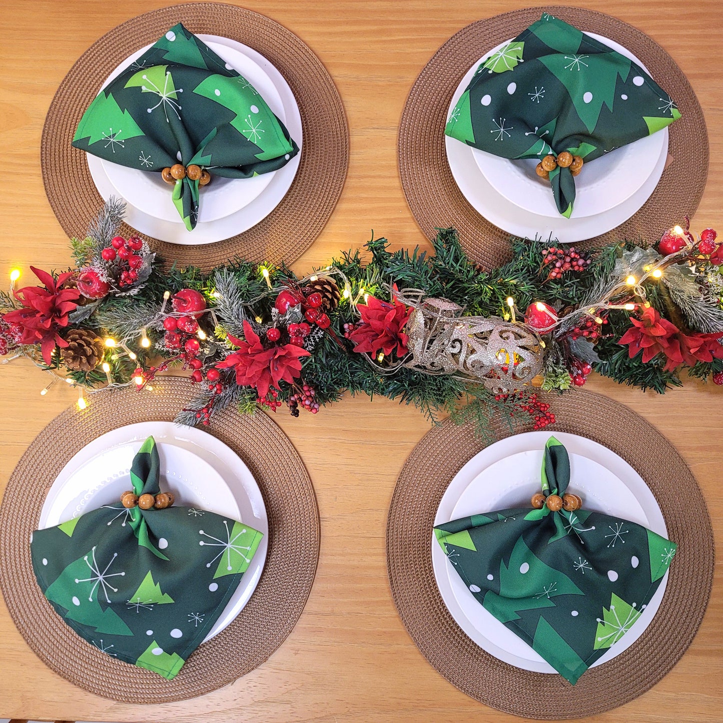 Charlo's Cloth Napkins Set of 4 Christmas Tree 16" by 16" - Green