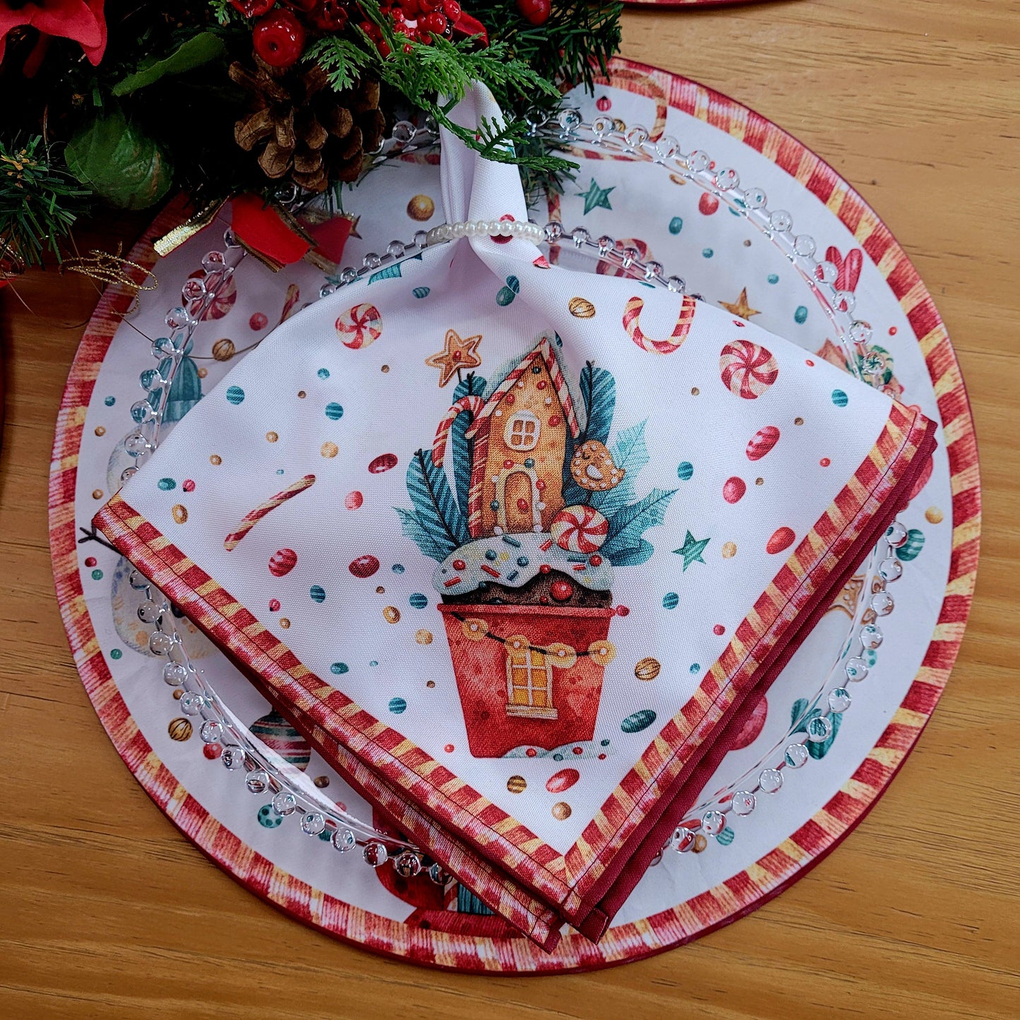 Charlo's Cloth Napkins Set of 4 Christmas Candy 16" by 16" - White