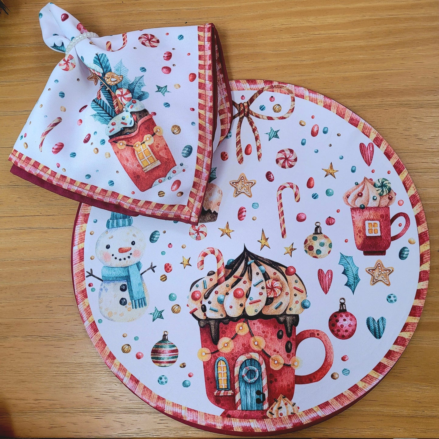 Set of 4 Round Placemats Covers Christmas Candy Cloth 14" Dia Cloth 14" Synthetic - White