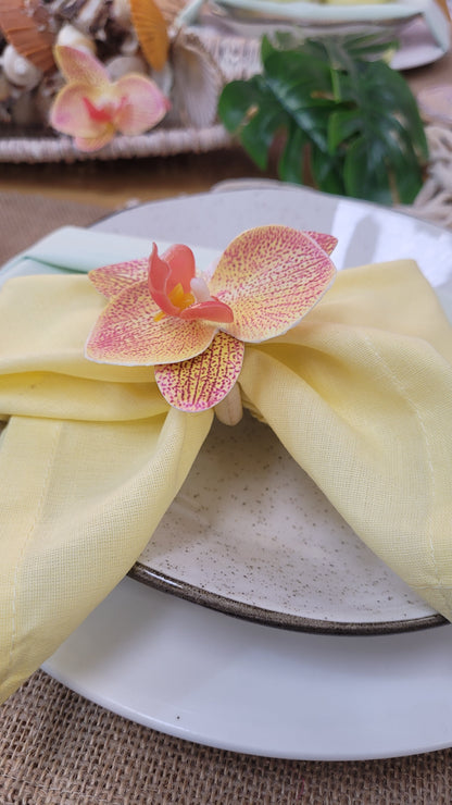 Charlo's Set of 4 Yellow 100% Cotton Solid Cloth Napkins 15" by 15" Washable Reusable