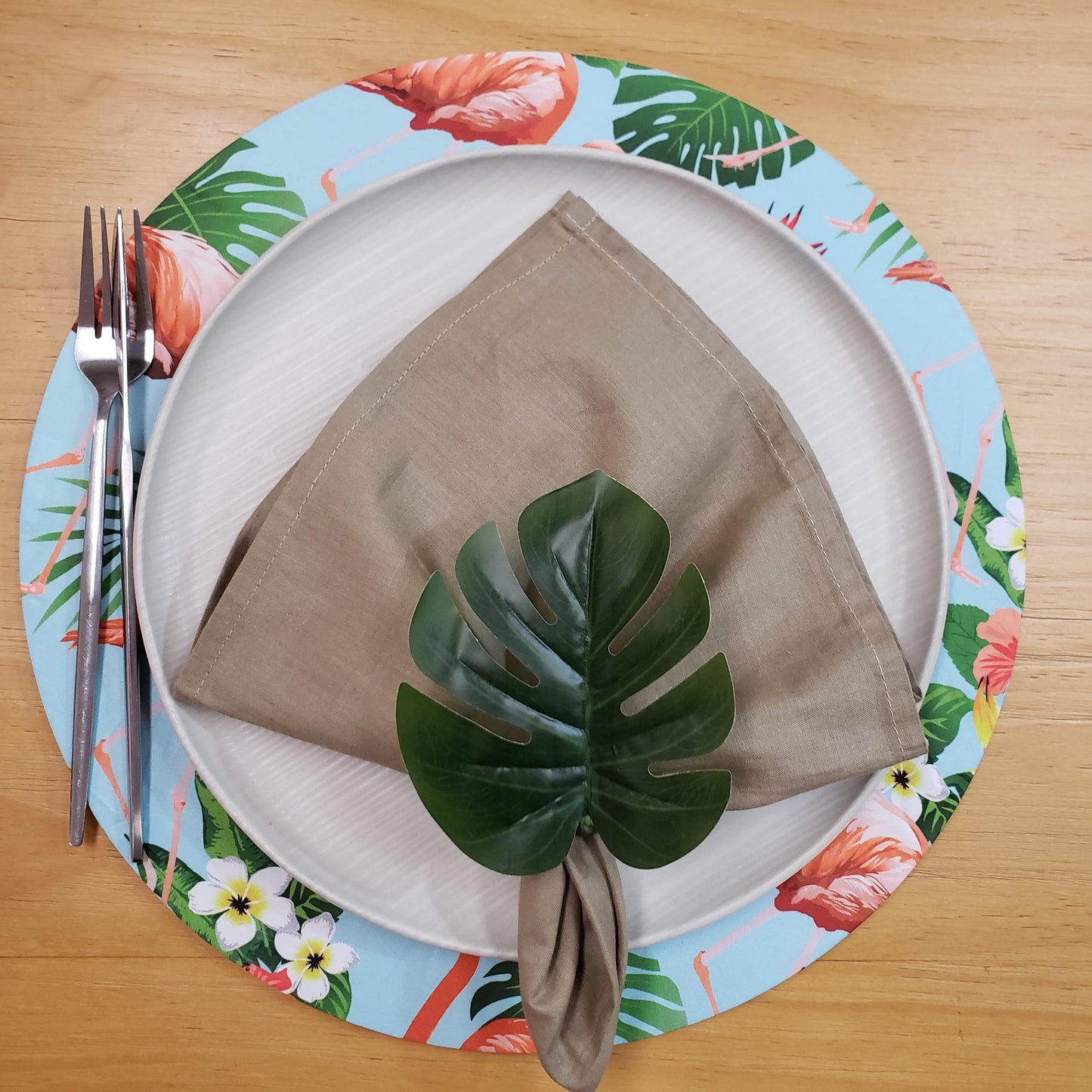 Set of 4 Round Placemats Covers Green Flamingo and Monstera Leaf 14 Dia inch