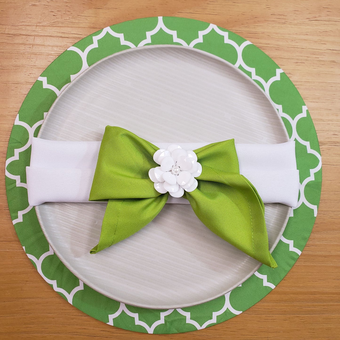 Set of 4 Round Placemats Covers 14 Dia inch Lemon Green Arabesque