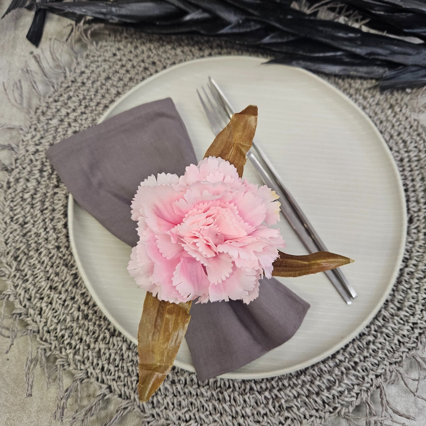 Maison Charlô | Set of 4 Rose Carnation Flower Napkin Rings for events, wedding, party, birthday