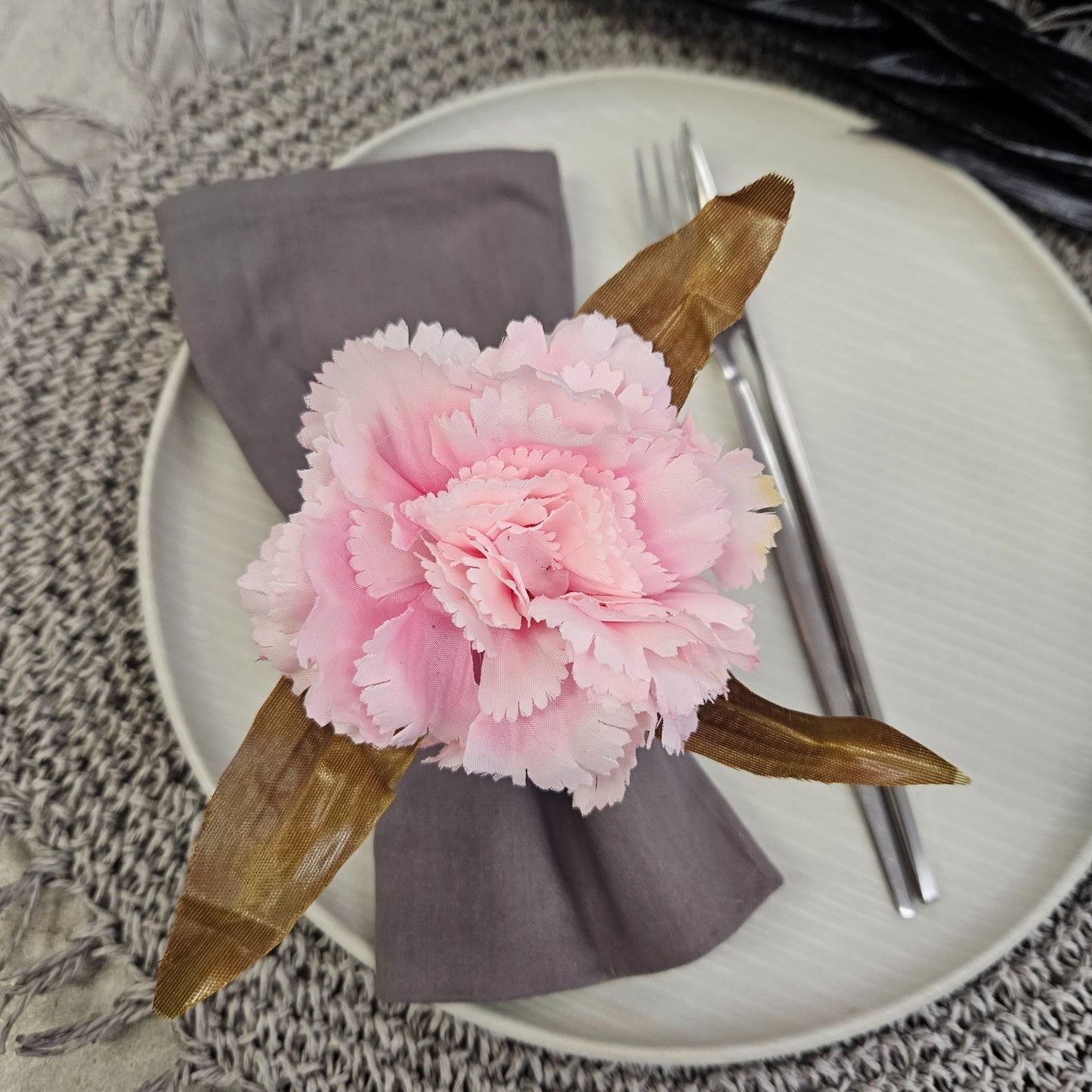 Maison Charlô | Set of 4 Rose Carnation Flower Napkin Rings for events, wedding, party, birthday