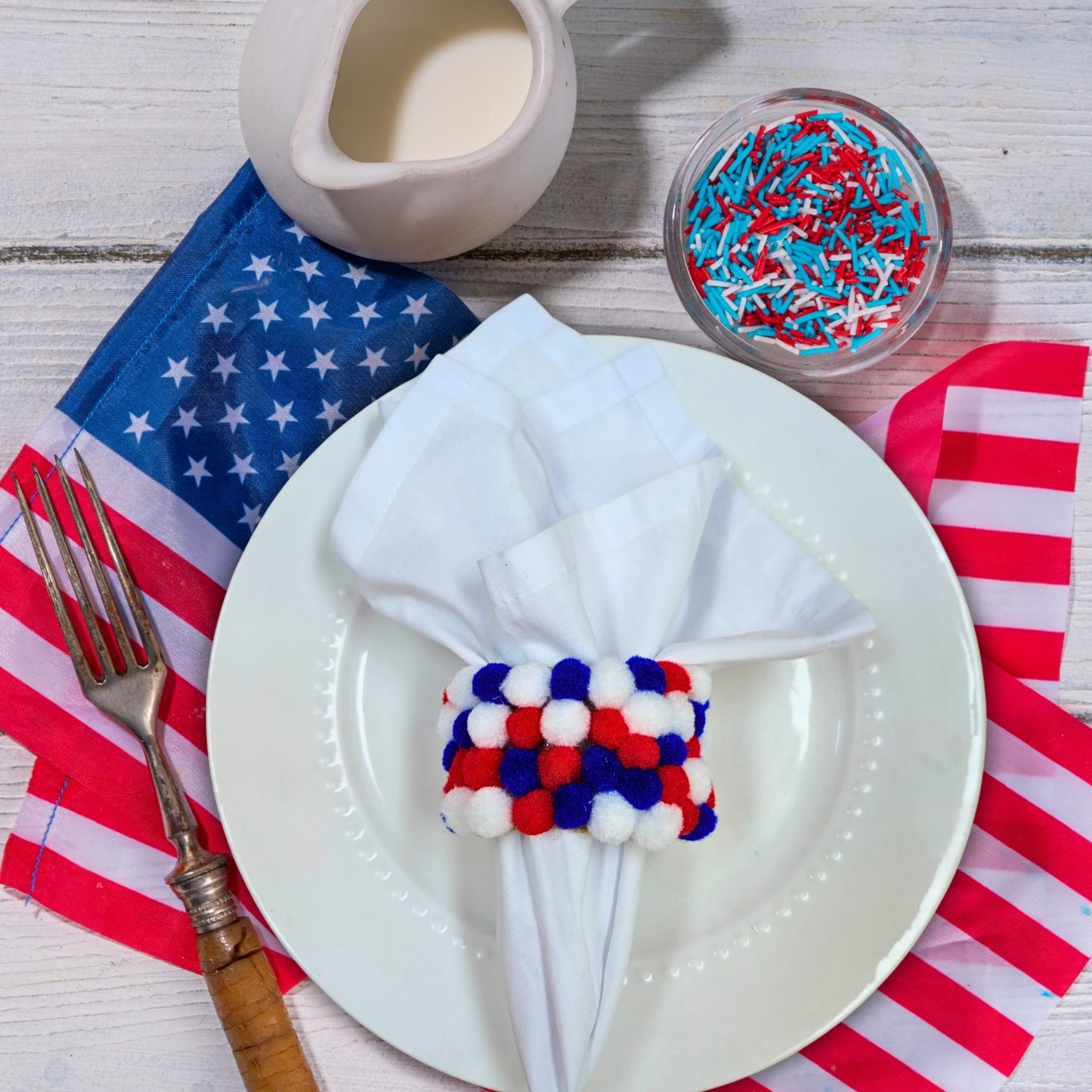 Charlo's Patriot 4th July Pom Pom Napkin Rings for Patriotic Holidays, Dinner Table Decor