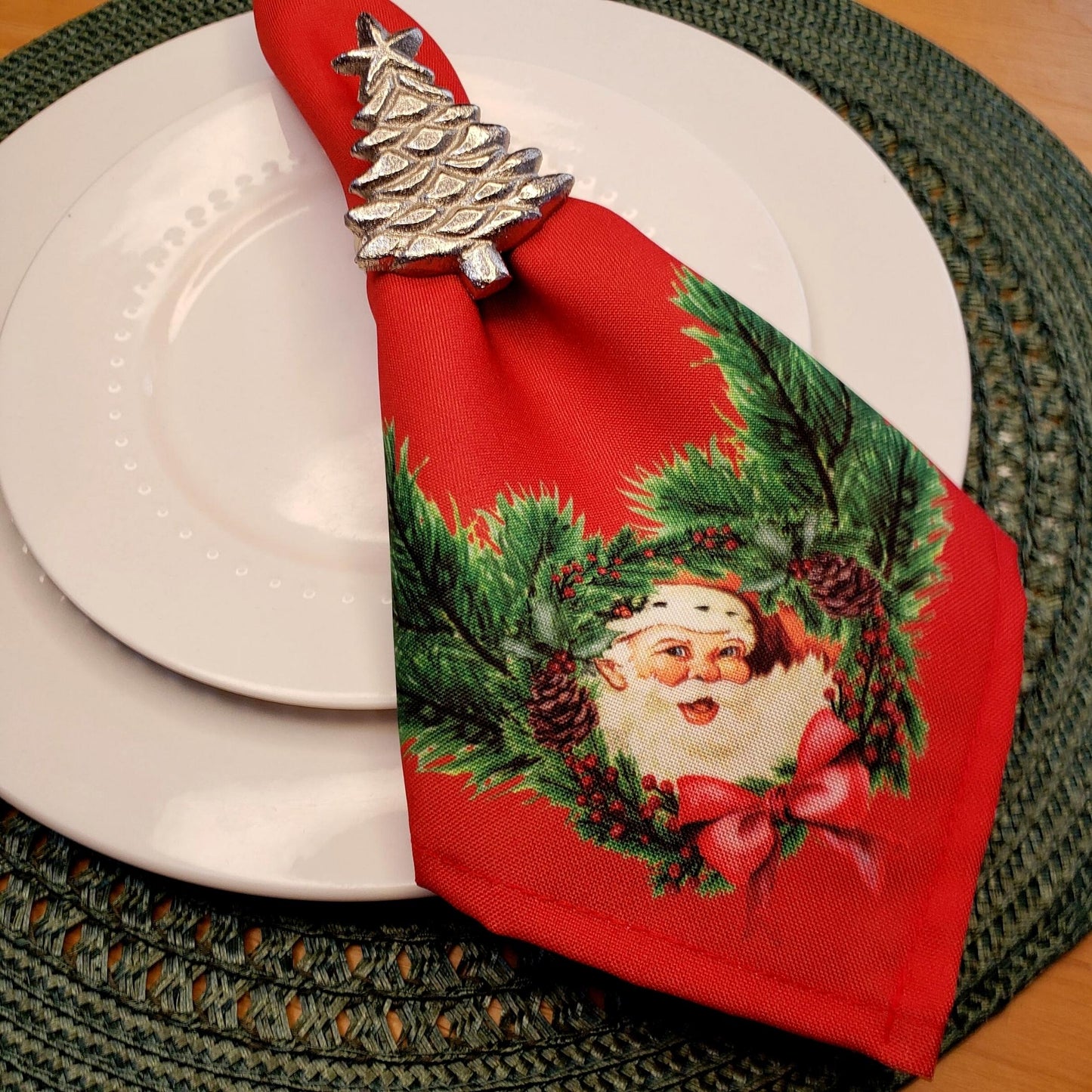 Charlo's Cloth Napkins Set of 4 Christmas Santa Claus 16" by 16" - Red