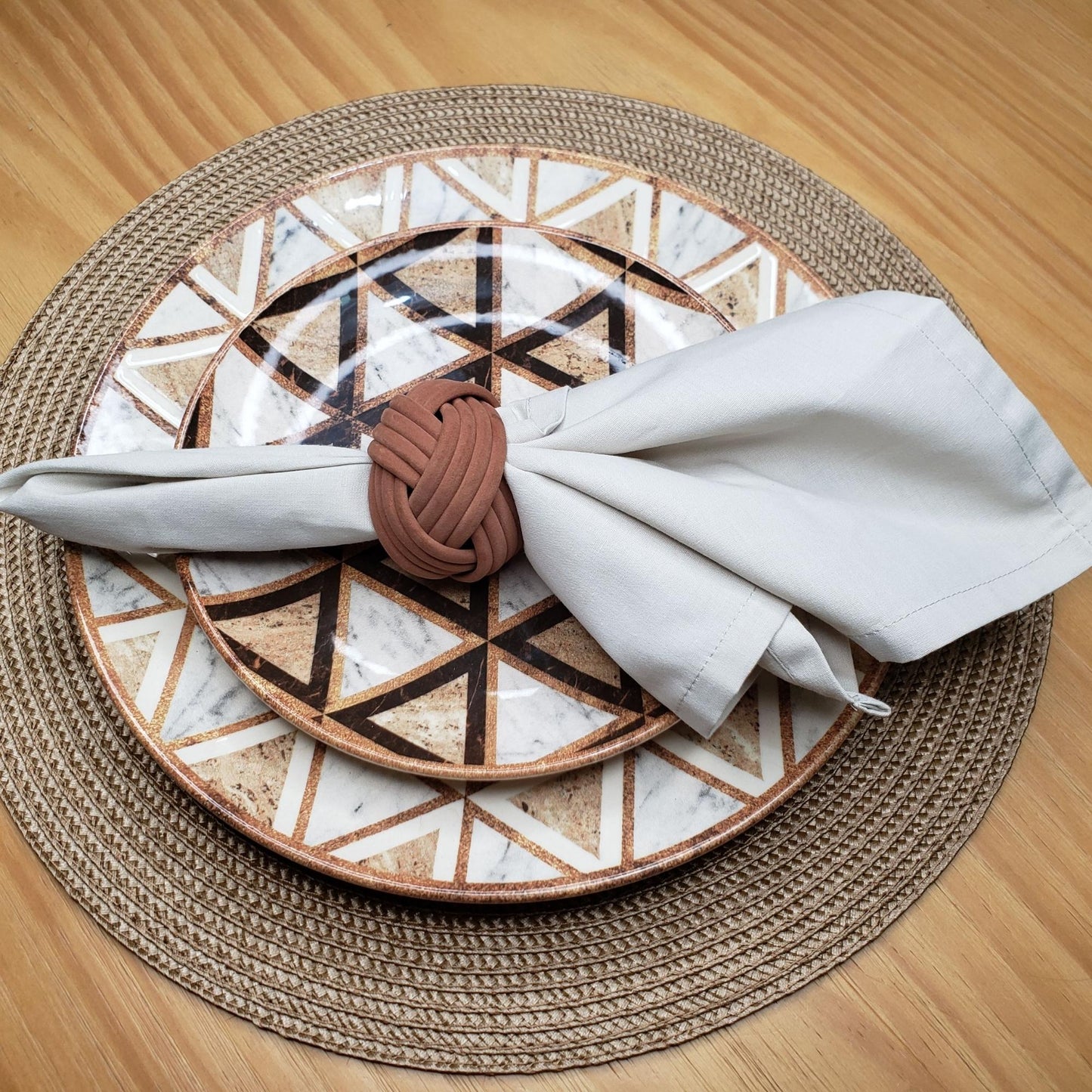 Maison Charlo | Set of 4 Woven Rustic Braided Napkin Rings by Charlo - Brown, yellow, pink for Mother's Day, Gift, Birthday