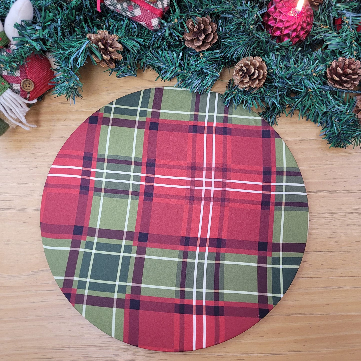 Set of 4 Round Placemats Covers Christmas Plaid Cloth 14" Dia | Red