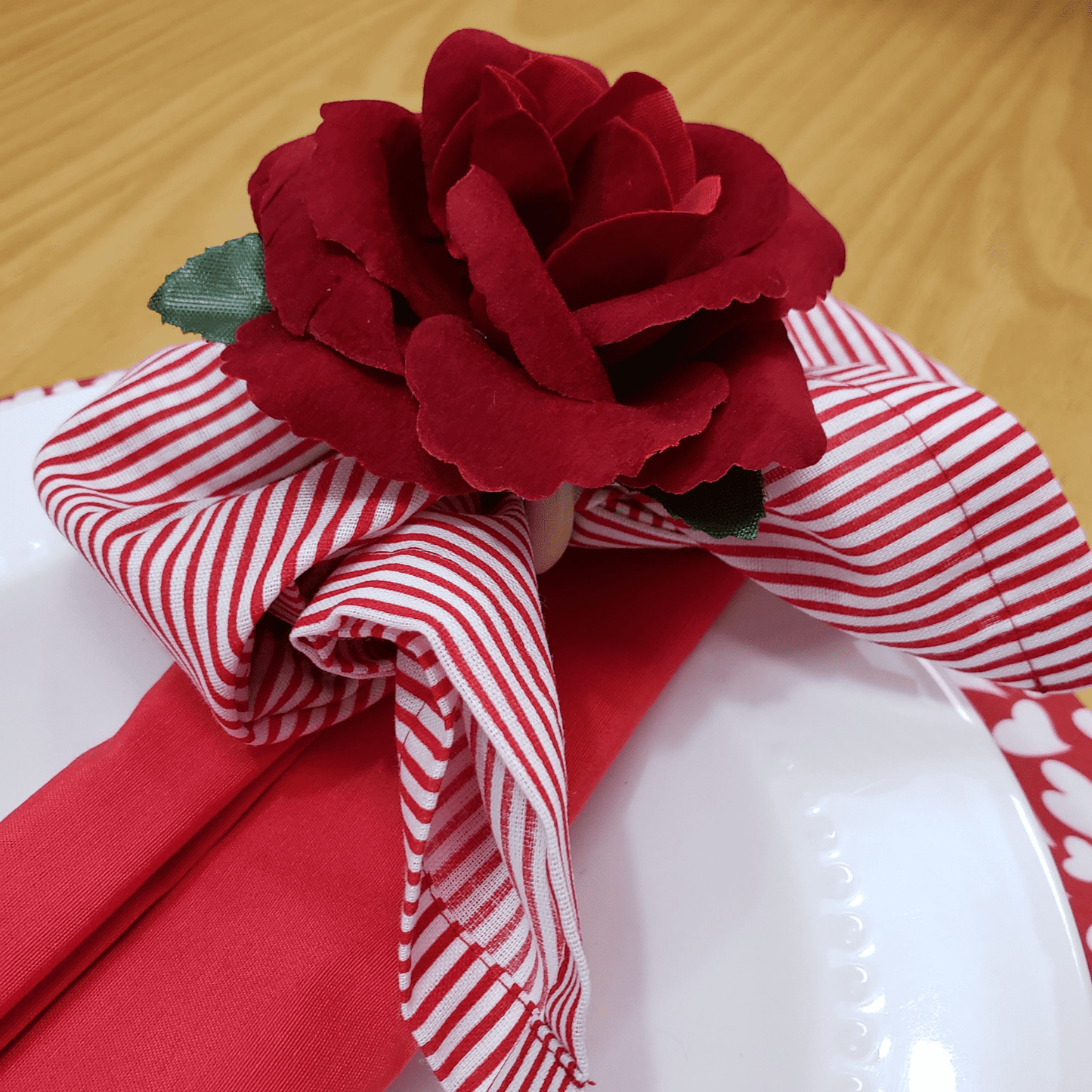 Maison Charlo Set of 6 Red Colombiana Rose Flower Rosebud Napkin Rings for dining table decor