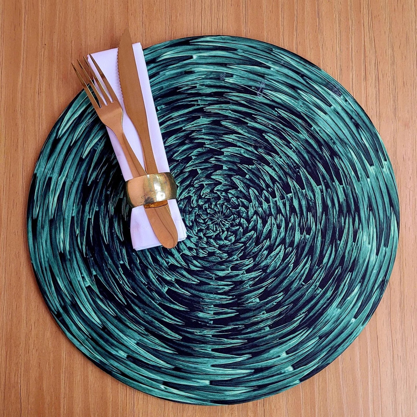 Set of 4 Round Placemats Covers Braided Green 14 Dia inch