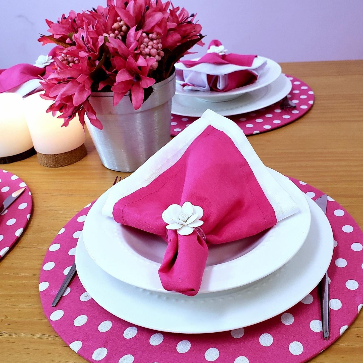 Charlo's Set of 4 Round Placemats Covers 14 Dia inch Dot Polka Pink